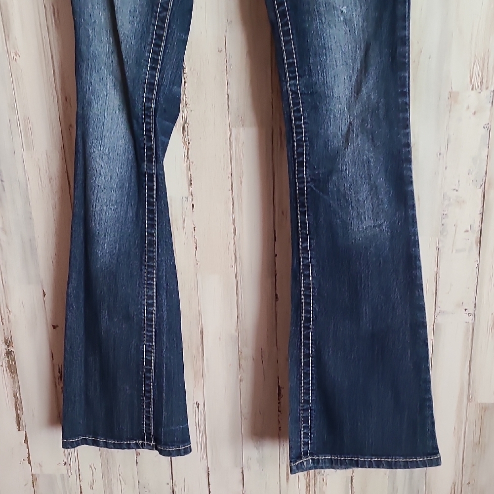 Amethyst Jeans Indigo Flare with Embroidered Pockets - Picture 8 of 13